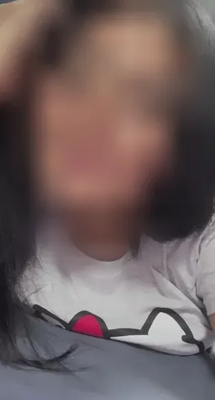 Elif, 25