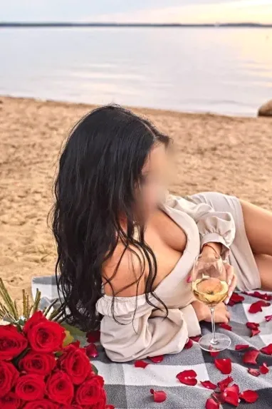 Fatima, 35