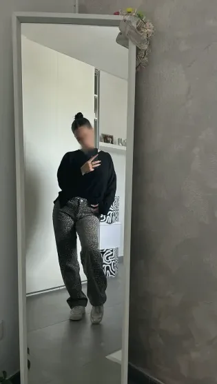 Sanne, 21