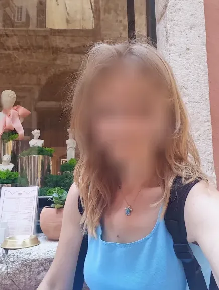 Sofia, 39